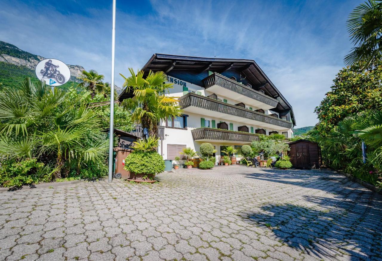 Hotel Pension Rechtenthal Termeno Exterior foto