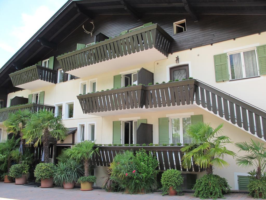 Hotel Pension Rechtenthal Termeno Exterior foto